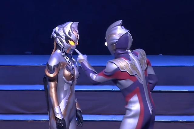 舞臺劇|特利迦奧特曼舞臺劇官方發糖卡爾蜜拉女友力十足劍悟迎來春天