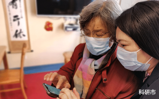 数码产品|老年人也不应该被忽视！盘点那些适合老年人的数码产品