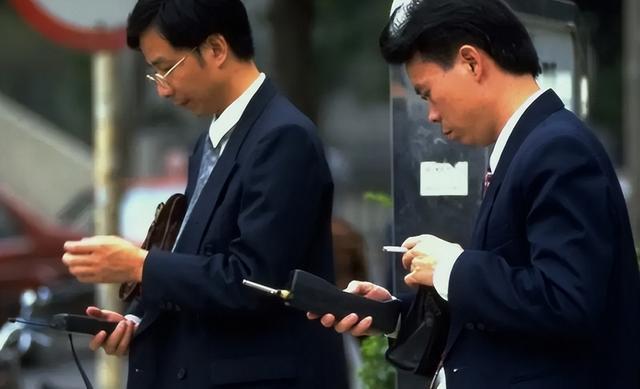 微信|中国第一位办手机号码的人,当时号码随便选,最终他挑了什么号?