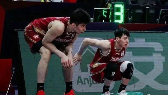 美国队|重磅！到美国打球！CBA新人王终于要走人......