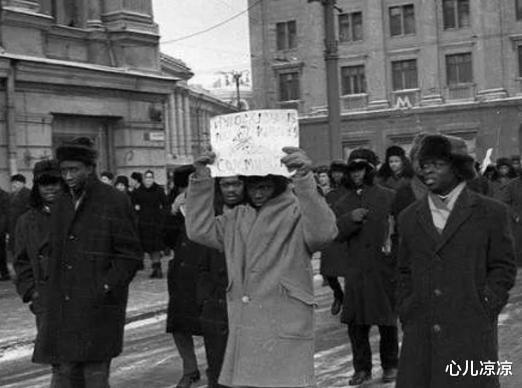 苏联|勾搭苏联漂亮女孩，白拿高额补助：黑人留学生在苏联为何这么狂？