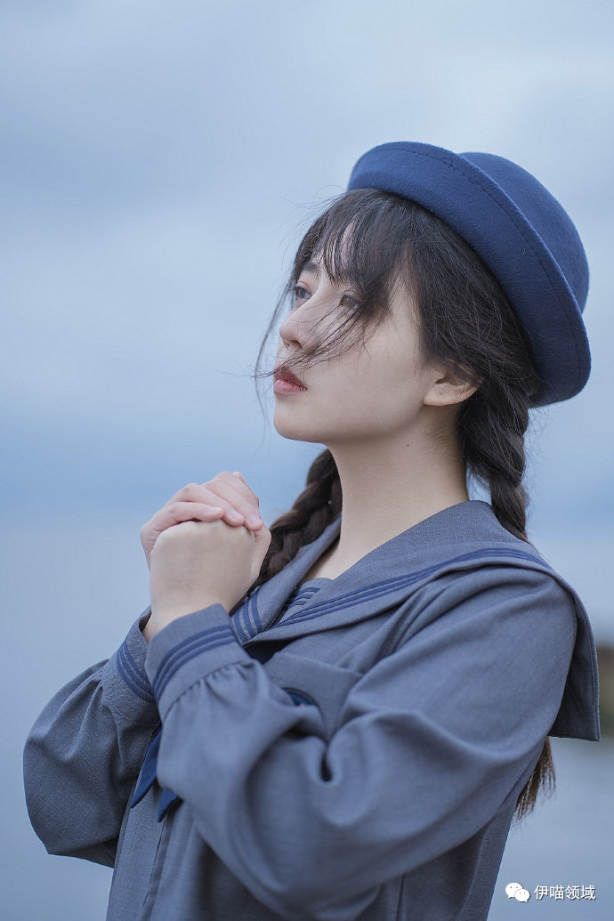 |JK少女：假装看不见 余光千百遍