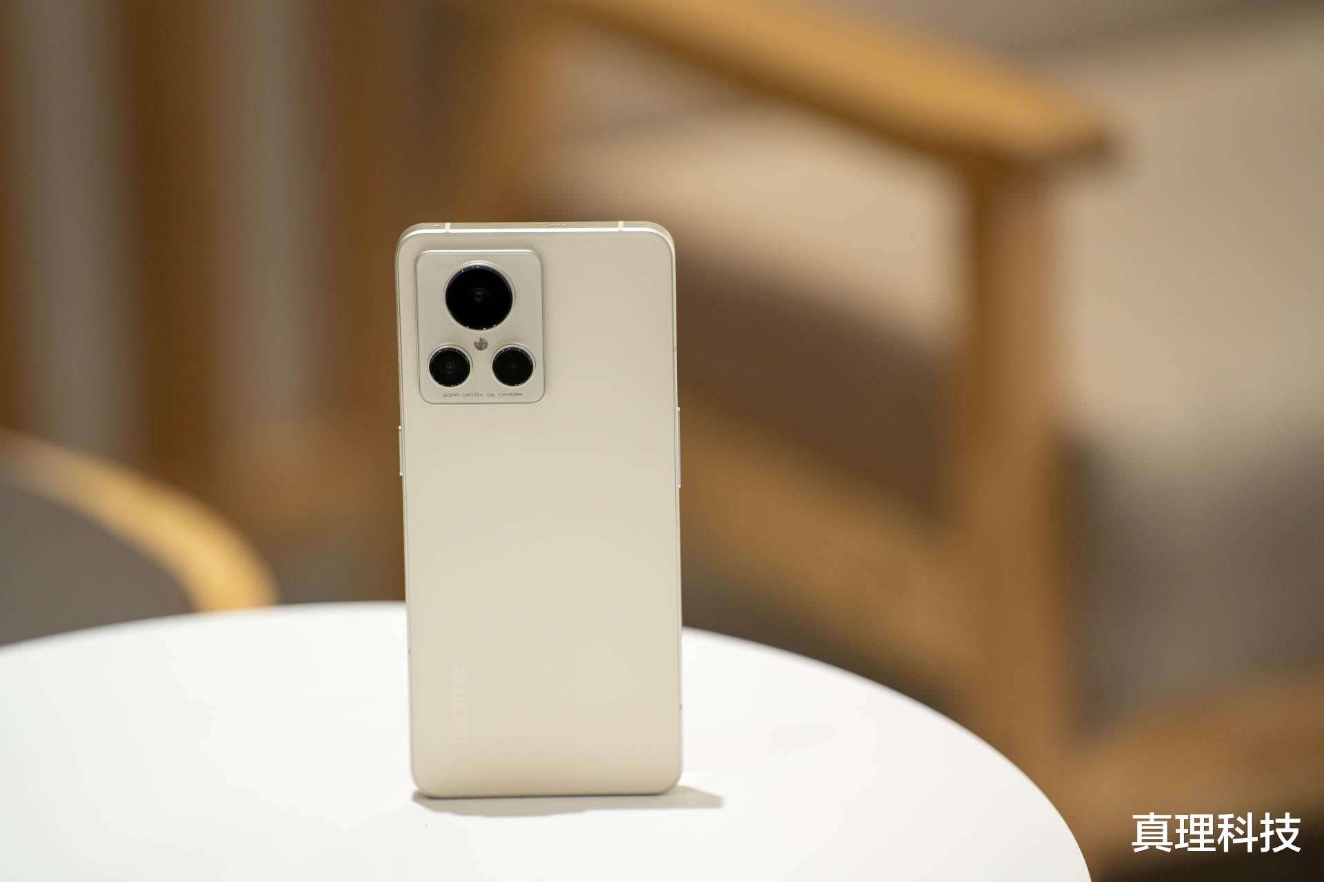 芯片|骁龙8+是不是真有那么强？我花3400多入手了真我GT2大师探索版