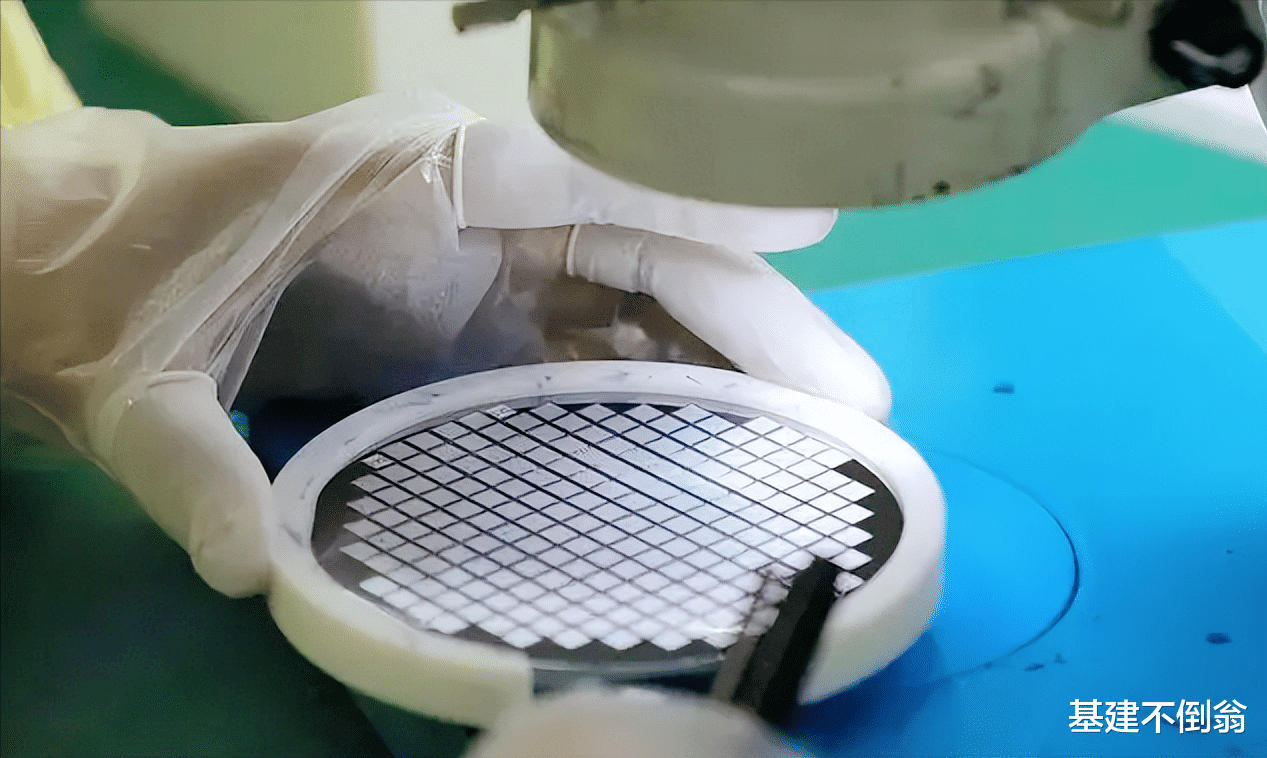 摩托罗拉|下了限芯令，中国芯片进口量大幅下降后，美国也不高兴了！