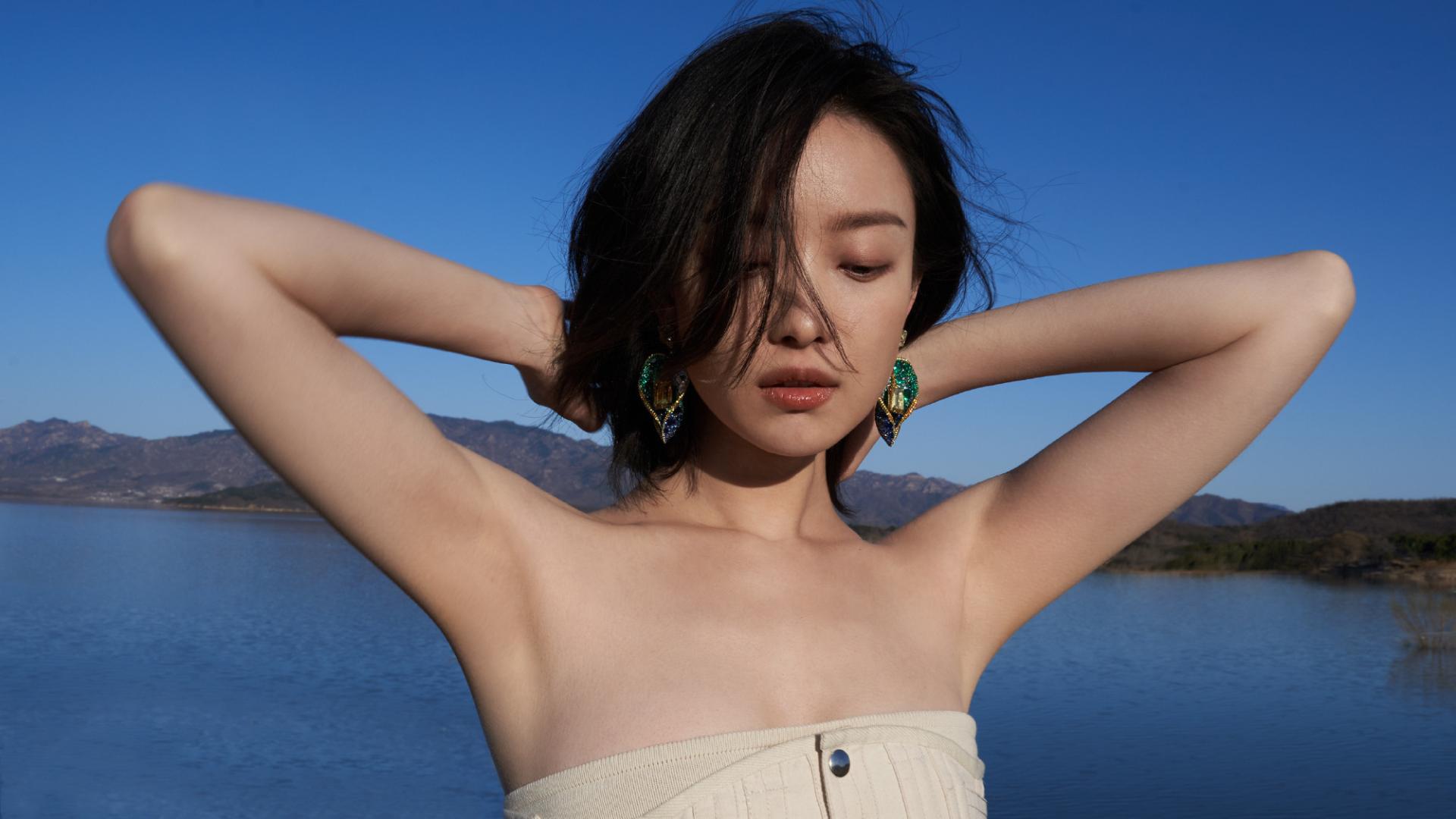 |倪妮晒滑板照，惊现背影杀，网友感慨张导真会选角