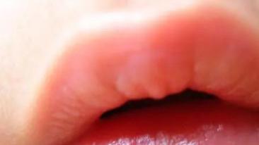 嘴唇干裂|秋天到了，孩子的嘴唇干裂，如何是好？