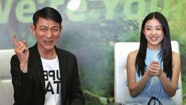 陈晓华|圈内“干爹文化”，前3位很称职，而最后一位悄悄让干女儿怀了孕