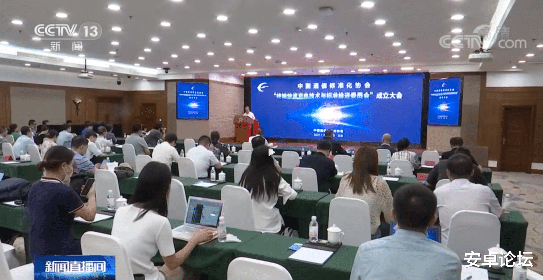 安卓|国产安卓都服软，这个大瓜没人在意？