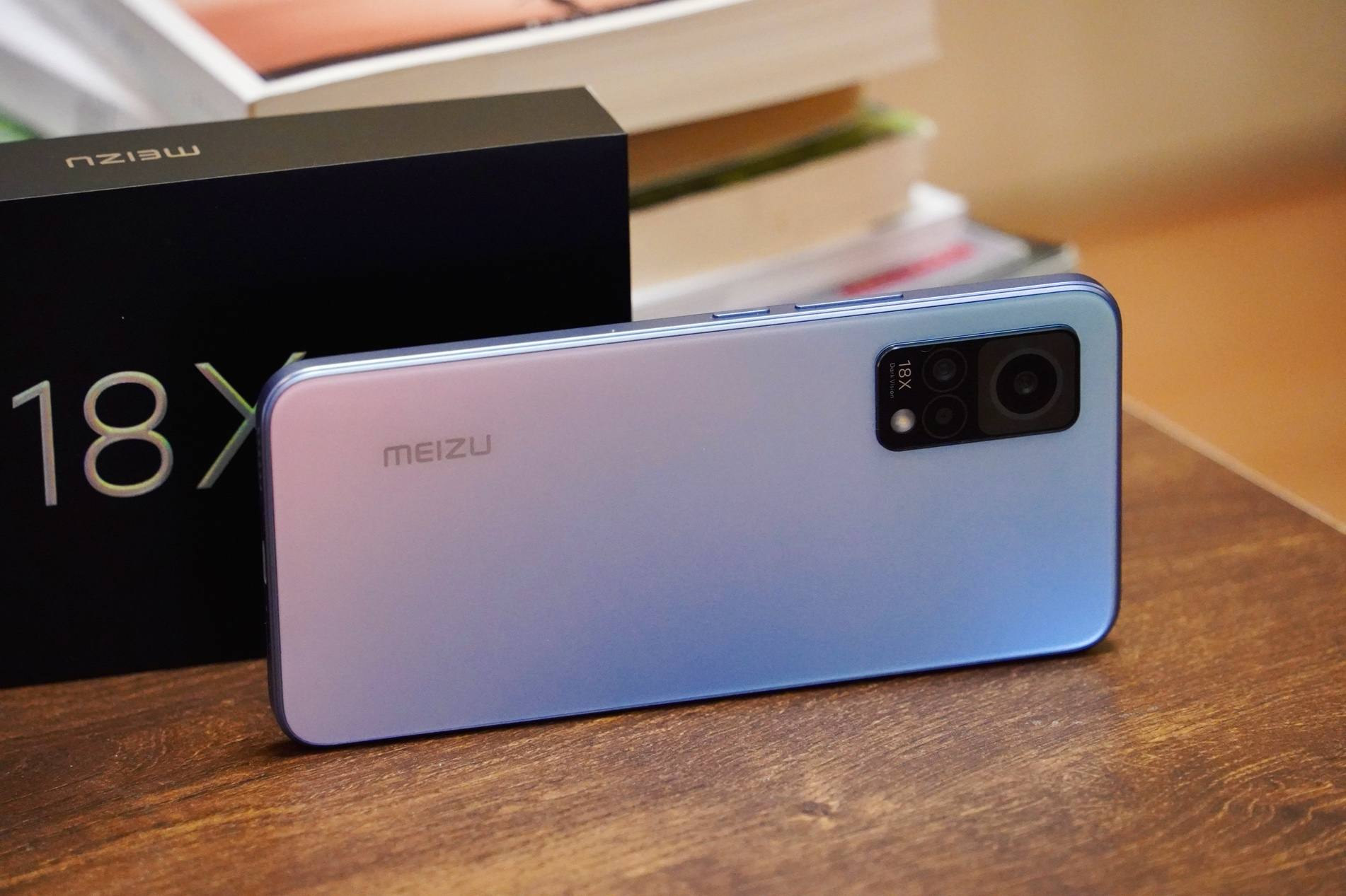 罗永浩|新iPhone“感叹号”引市场期待?魅友:魅族 18 系列小孔屏不服!