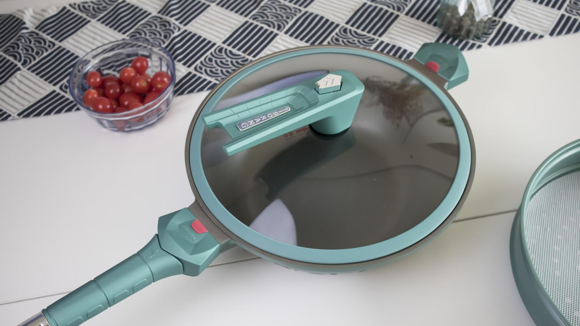 厨房好锅，颜值实力并存！帝伯朗八合一浮雕多用锅