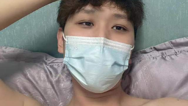 王境泽|变形计主角自曝患新冠，染病五天与妹妹被困家中，无奈发声求助