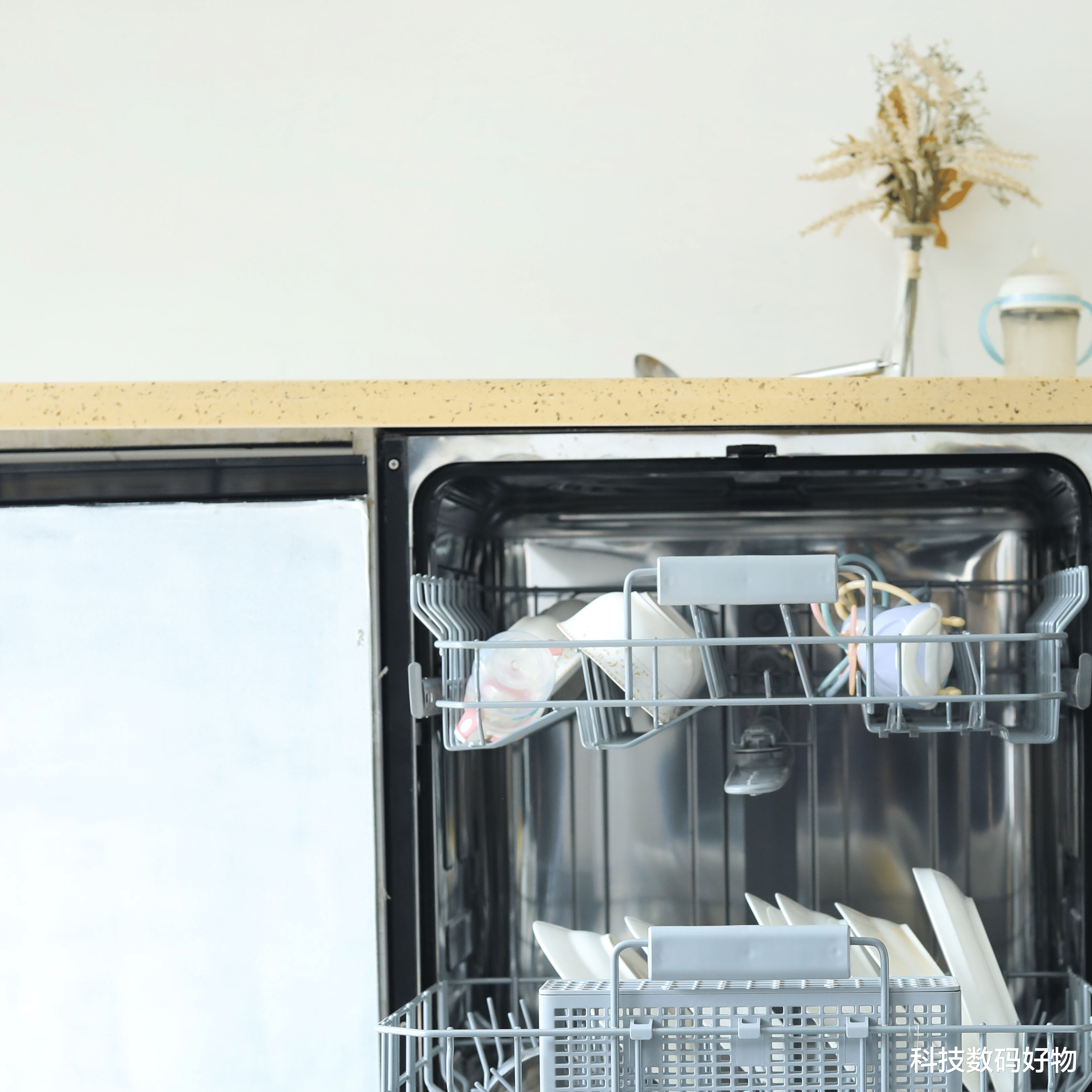 大屏|不仅是解决餐后洗碗问题——为何说云米AI洗碗机Milano 15套入手值