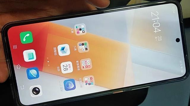 小米科技|从4199跌至2479元，120W快充+独显芯片，从旗舰市场跌至中端市场