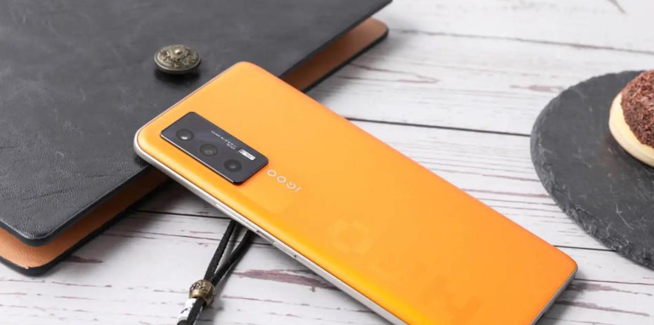 CPU|在处理器一样的前提下,两台中端手机,价格相差不大怎么选?