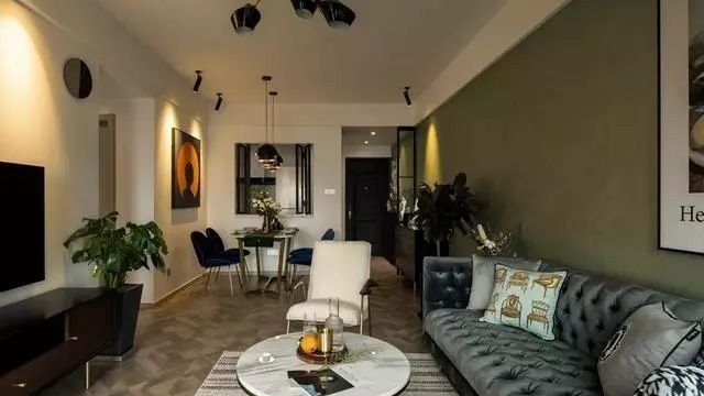 86平深色系混搭风小三居，不仅复古风味道还很时尚