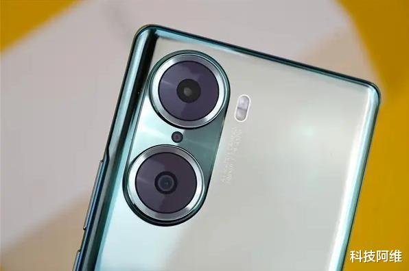 荣耀70|12GB+256GB+一亿像素三摄，现已跌至2569元，还买什么荣耀70？