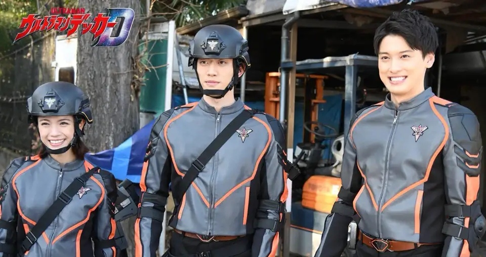 微笑|德凯奥特曼:三人小队露出健康微笑,强壮型大战新规皮套莫斯阿甲