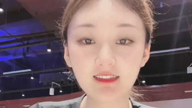 陈亚男|陈亚男酒店度假，下巴拐弯像巫婆同款