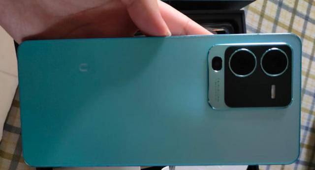 vivo|价格2699元，vivoS15手机值得买吗？看完用户评价就知道了