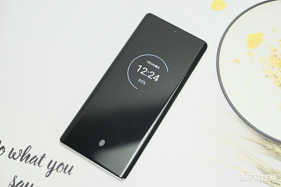 摩托罗拉|moto X30 Pro首发评测 它的实力可不止2亿像素骁龙8+那么简单