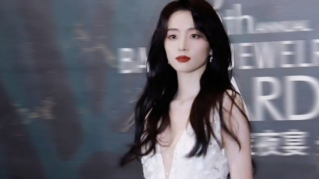 胡冰卿|对不起，当年低估了胡冰卿的颜值