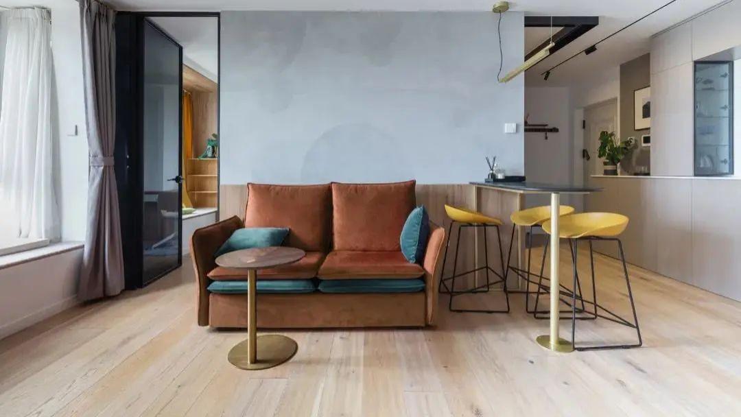 一家3口挤46㎡小家，设计师巧妙从各处“偷”空间，1居变2居，真牛