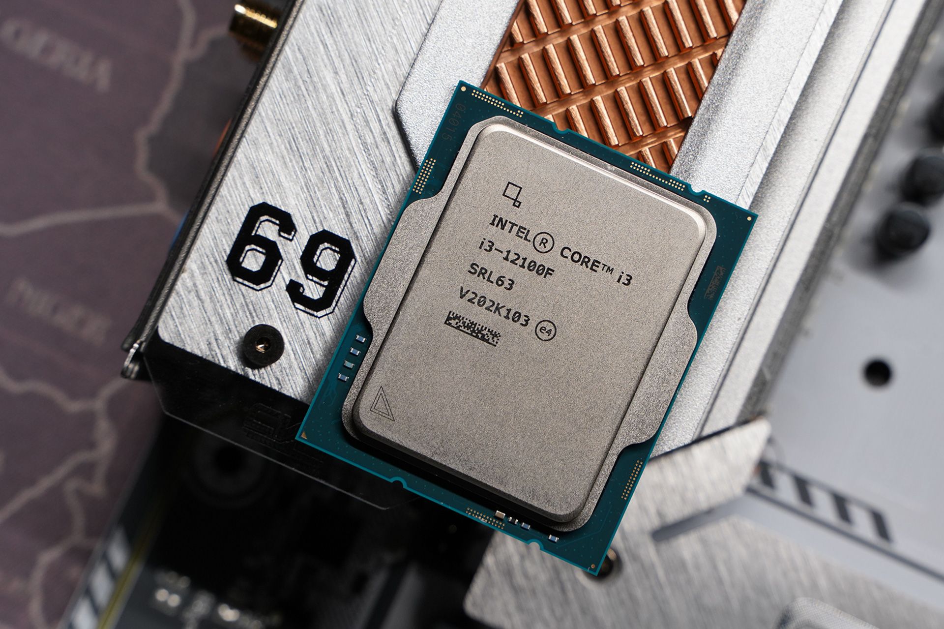 CPU|2022百元级处理器选谁好？i3 12100大战R5 5500