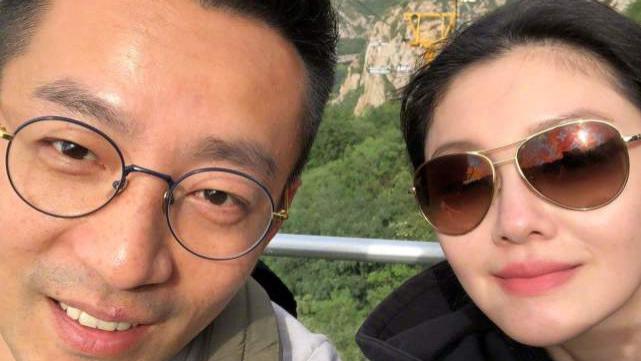 肖战|大S颜值惊艳，接受采访莫名撞脸鞠婧祎，网友感叹：一模一样