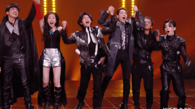 杨丞琳|容祖儿问杨丞琳: 希望下一季谁报名《闪光乐队》, 杨丞琳回复超搞笑