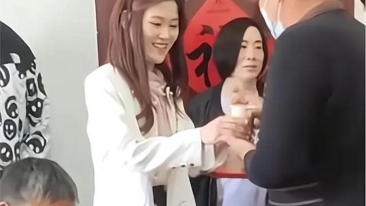 朱之文|大衣哥的儿子朱单伟定亲了，女方漂亮，大一哥满意。