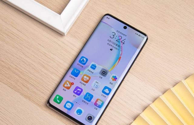 荣耀|从2999跌至2099元!75曲屏+1亿像素,荣耀顶级旗舰开启清仓模式