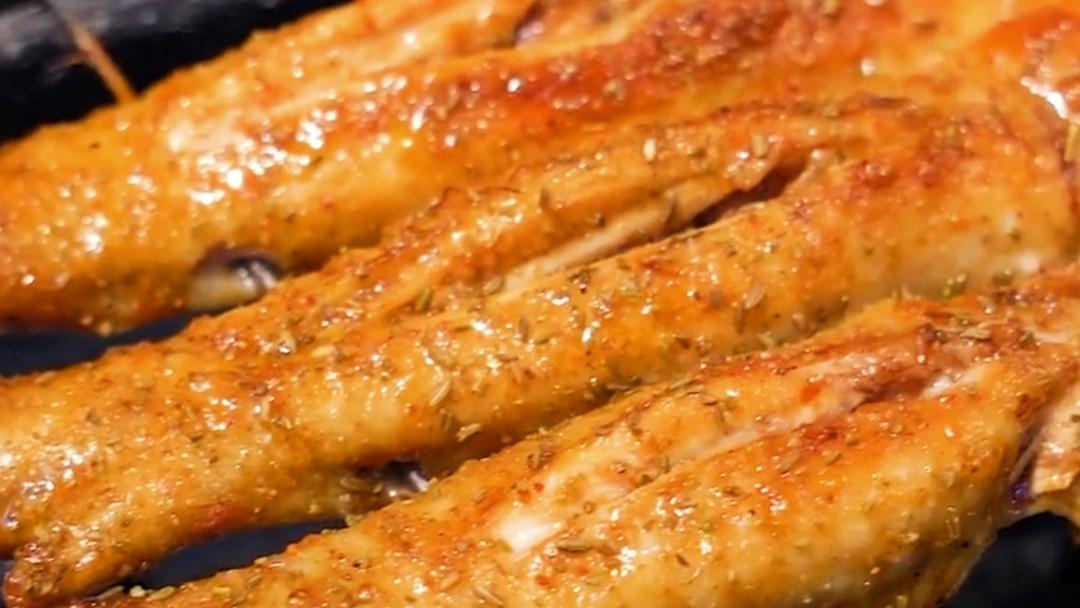 烧烤|烧烤店好吃的烤全翅配方无保留分享