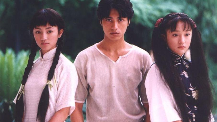 董洁|同样20岁的年纪，一个亭亭玉立，一个“土”成大妈，差距真大啊