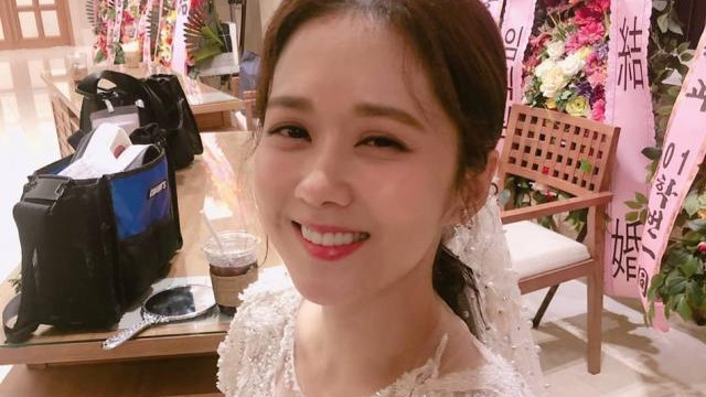 张娜拉|甜！41岁张娜拉嫁小6岁摄影师羞喊“我会幸福的”，婚纱照疑曝光