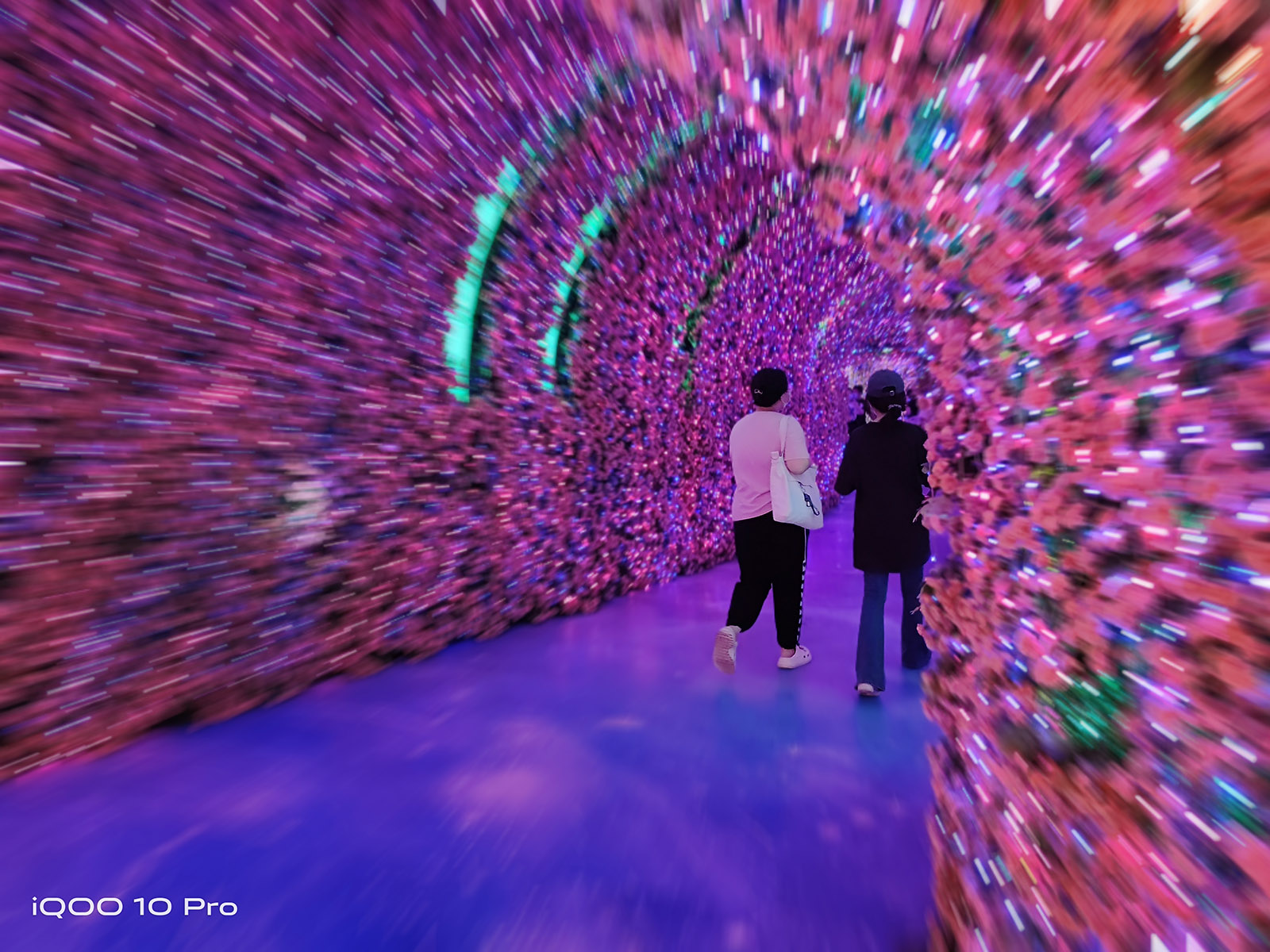 电池|告别充电和续航焦虑——充电最快的硬核旗舰iQOO 10 Pro太横了