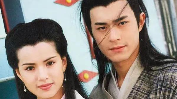 张子枫|她一谈恋爱，网友又要“发疯”