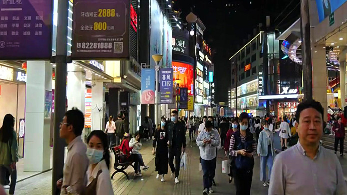 高峰|中国网友公认的吃货城市，人气极为旺盛，物价昂贵