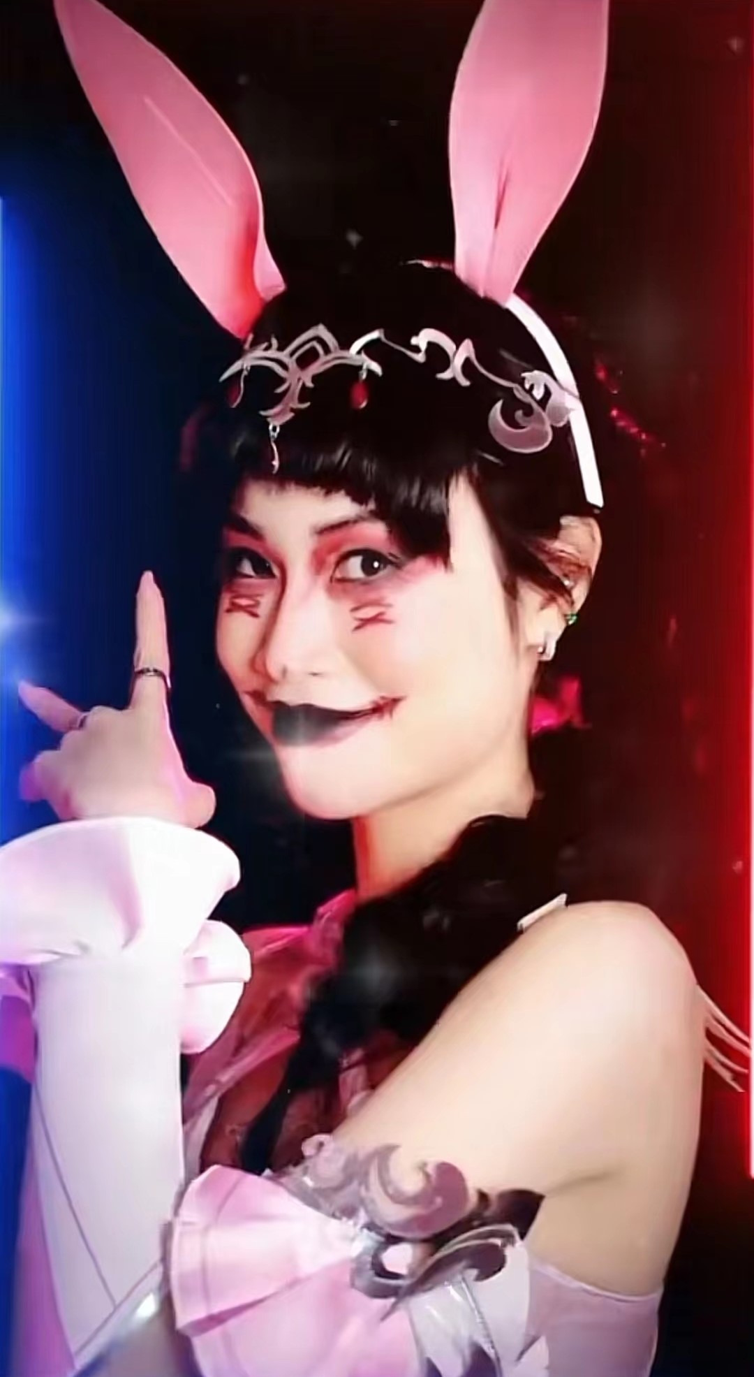 支那见学大地图|斗罗大陆：黑化版小舞COS，这妆容太邪气，确定不会遭粉丝谩骂？