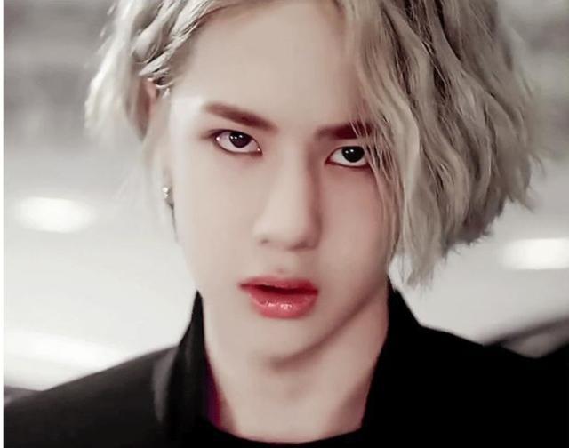 王一博|积压4年，男主王一博成顶流，女主晋升成一线，这剧可真会挑演员