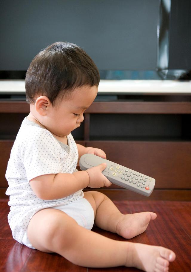 |家里有老人、小孩的注意了！电视的这个功能，一定要屏蔽……