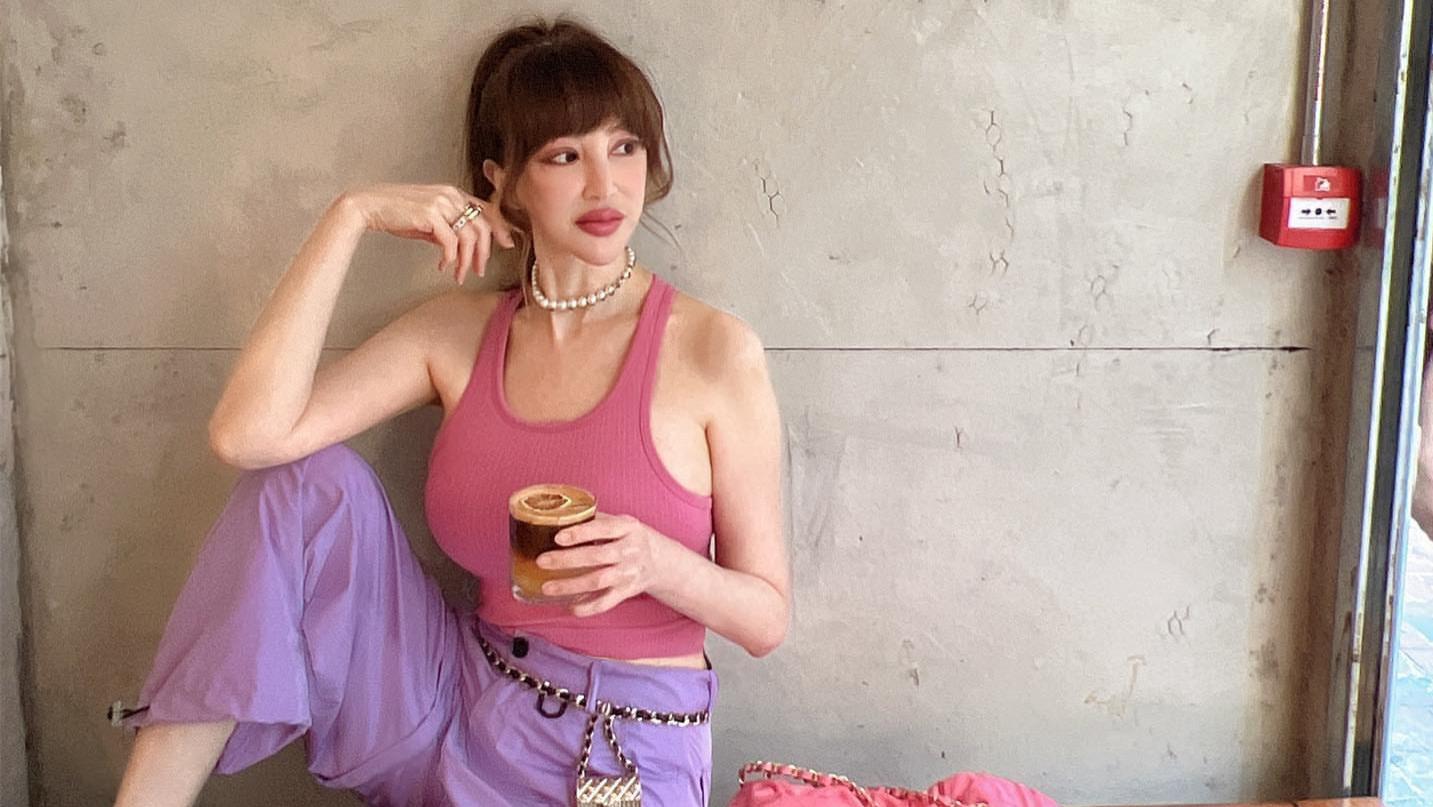 |富婆薛芷伦秀身材，与小19岁男友分手后单身多年，独居亿元豪宅