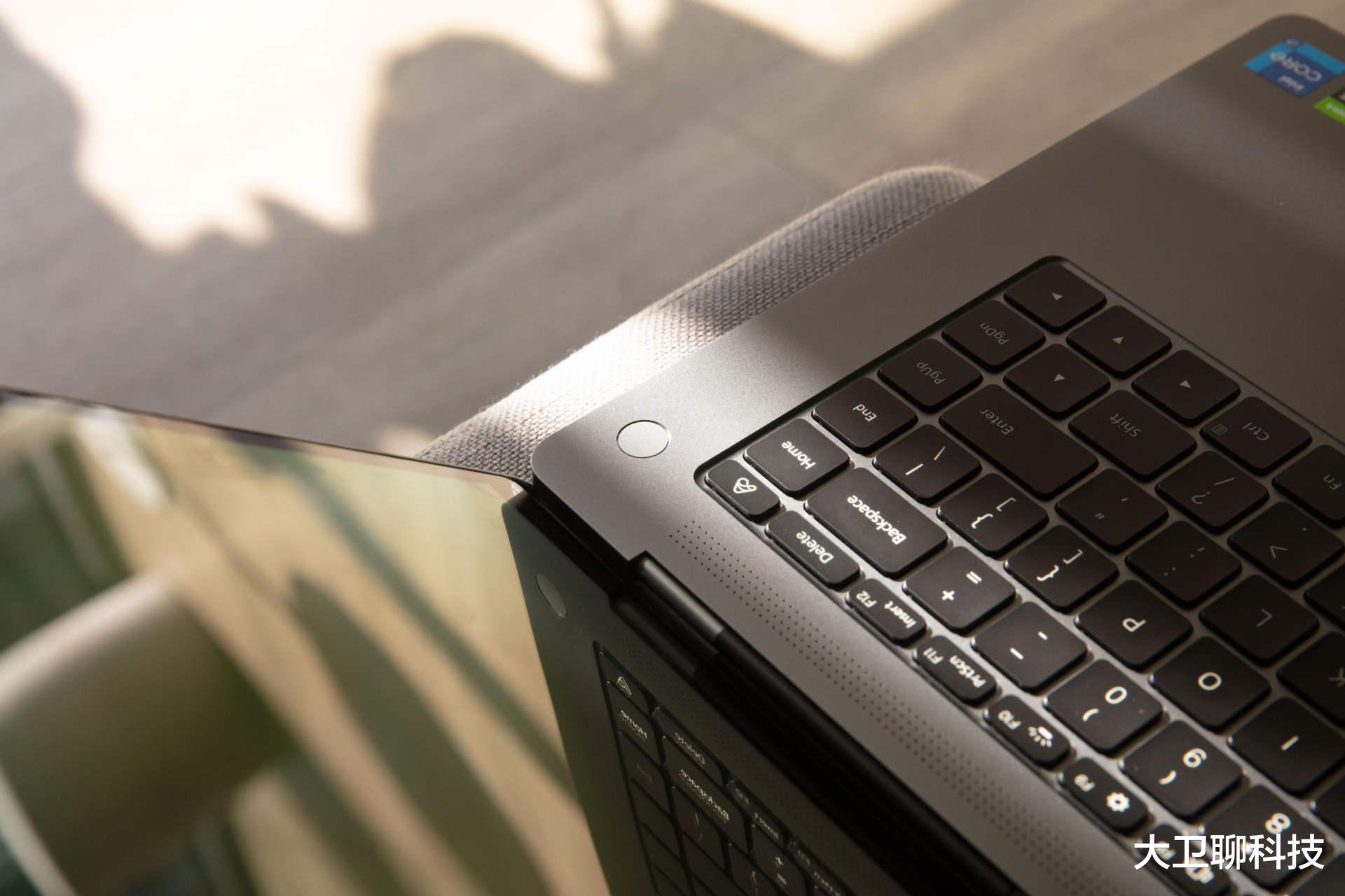 沃尔玛|余承东发表两个观点,涉及燃油车和手机,三星被称“韩国小厂家”