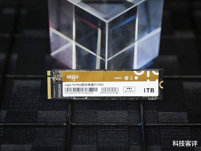 魅蓝|国民好物,aigo固态硬盘P7000速度、散热全面升级