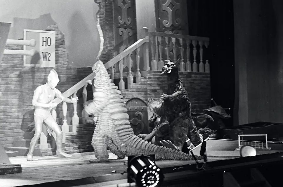 acgn漫评|最初的奥特曼居然是机器人？