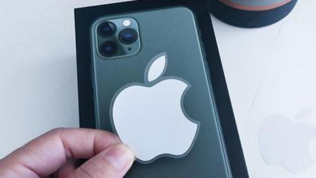 苹果|为什么买苹果手机盒子里都会附有苹果logo贴纸？现在这样做环保吗