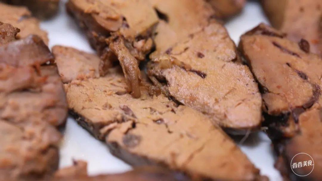 腊肉|在这儿吃这样美食，少了黑乎乎的点缀还真不行