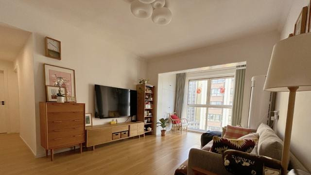 学她家环保装修，花心思打造原木风，越住越温馨，很有家的味道！