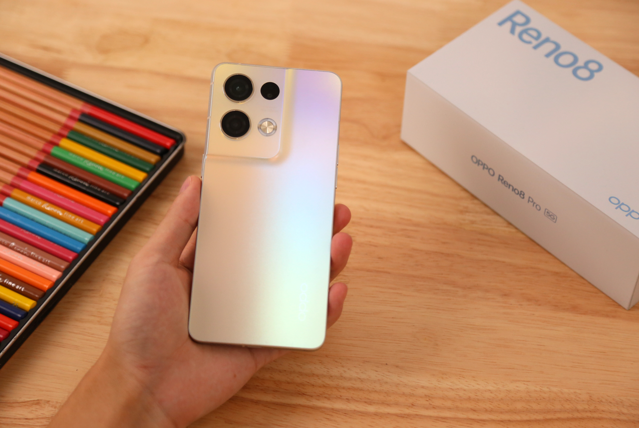 电子商务|用配色复刻夏夜晚风，Reno8 Pro颜值有多高？上手体验更惊喜