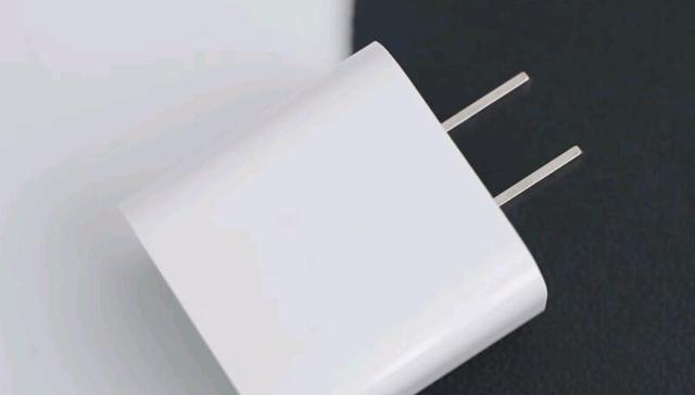 显卡|苹果配件专场优惠,AirPodsPro击穿底价,充电宝、充电头大优惠