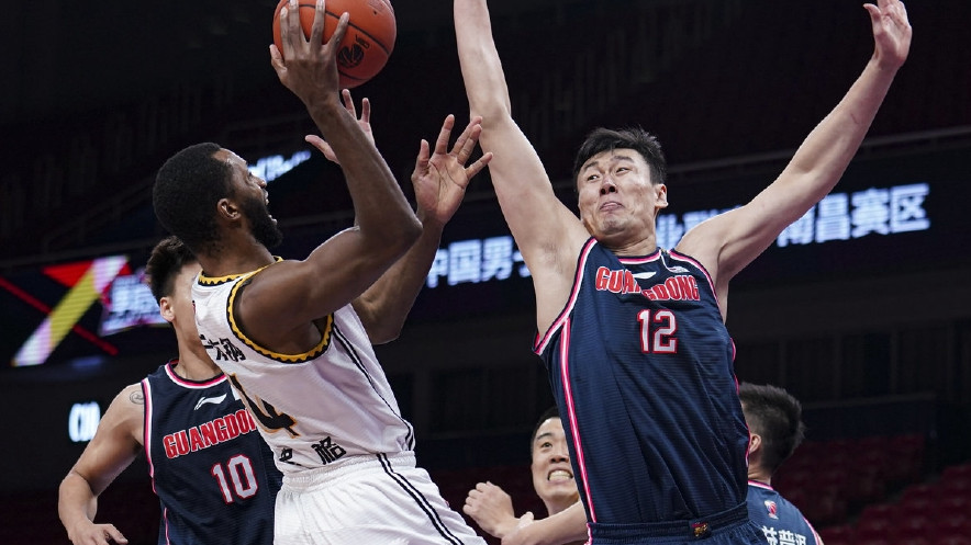 广东|NBA内线星夜驰援广东！杜锋应对周琦回辽篮，如今大事可成